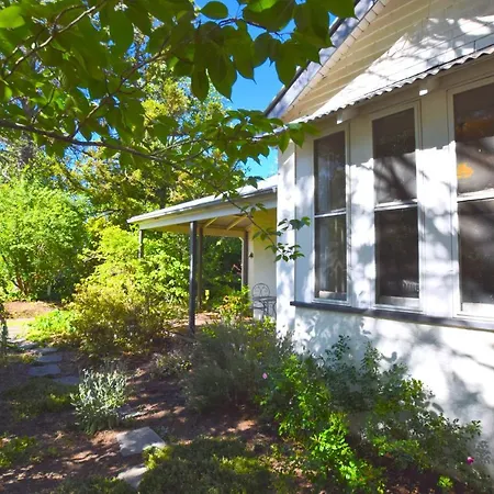 Mintie Cottage On Leura Mall Exterior photo